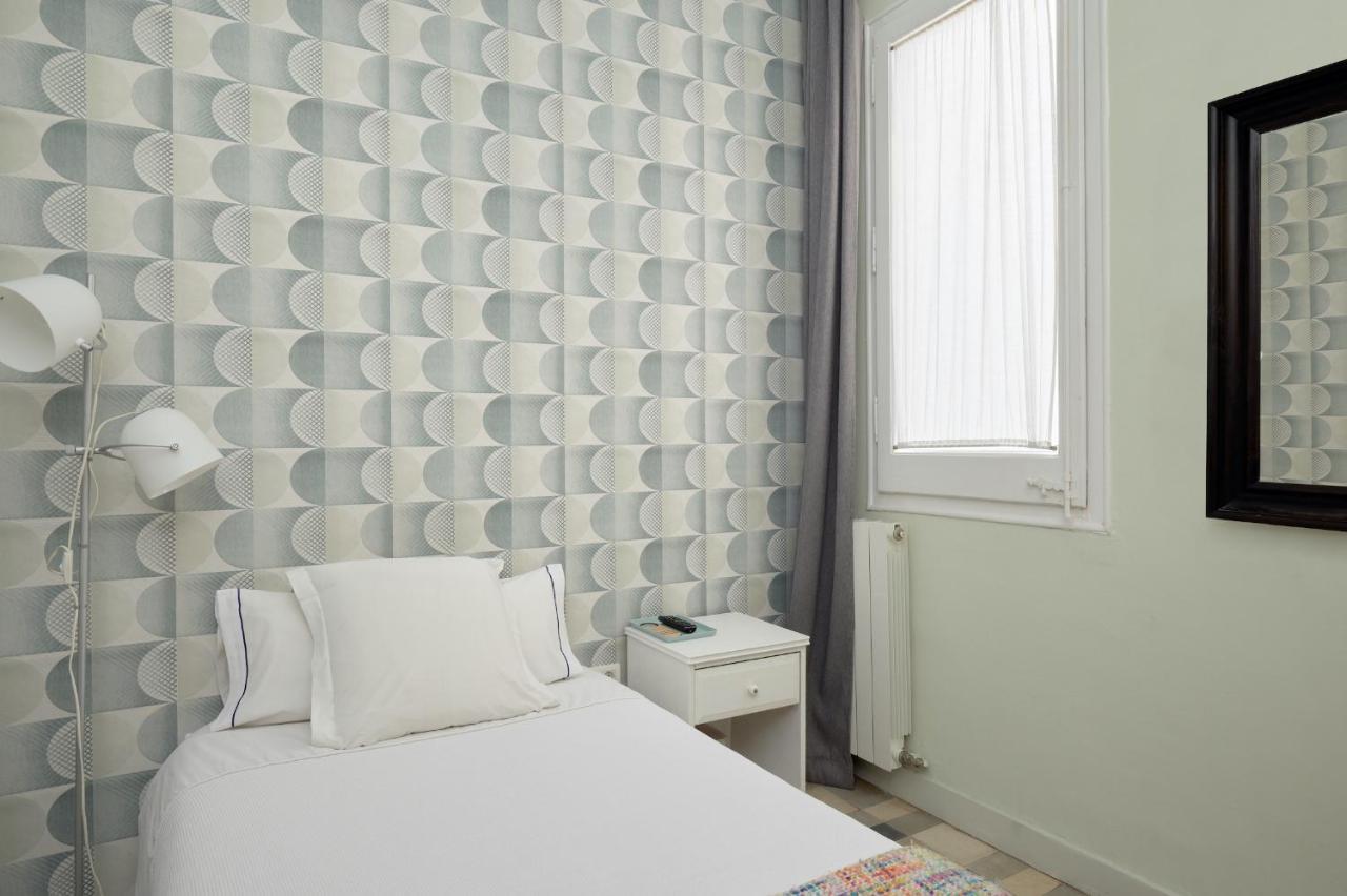 Hostal Poblenou Barcelona Bagian luar foto
