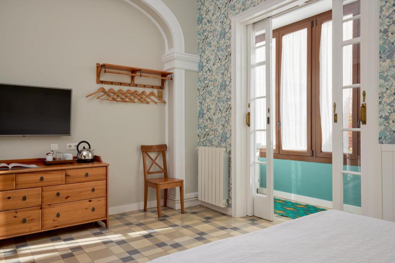 Hostal Poblenou Barcelona Bagian luar foto