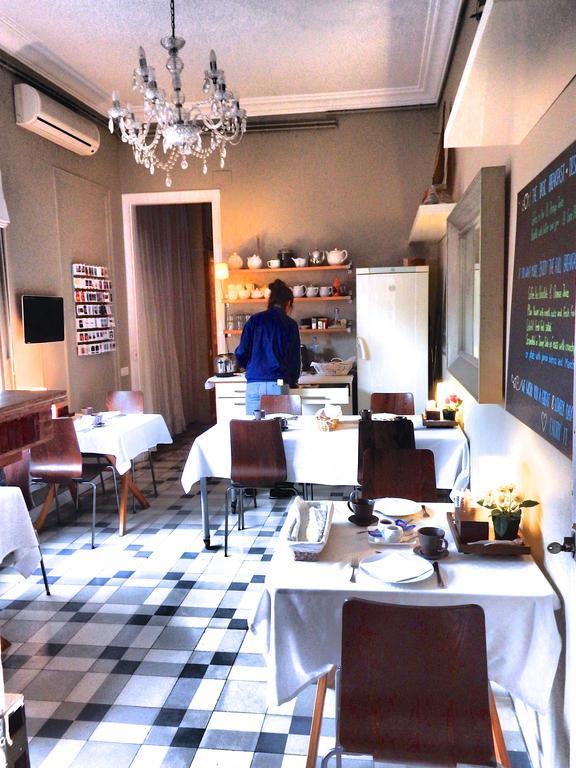 Hostal Poblenou Barcelona Bagian luar foto