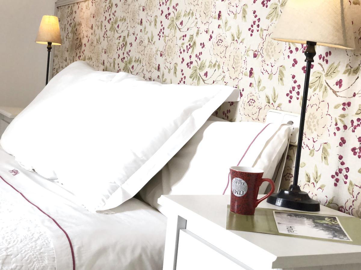 Hostal Poblenou Barcelona Bagian luar foto