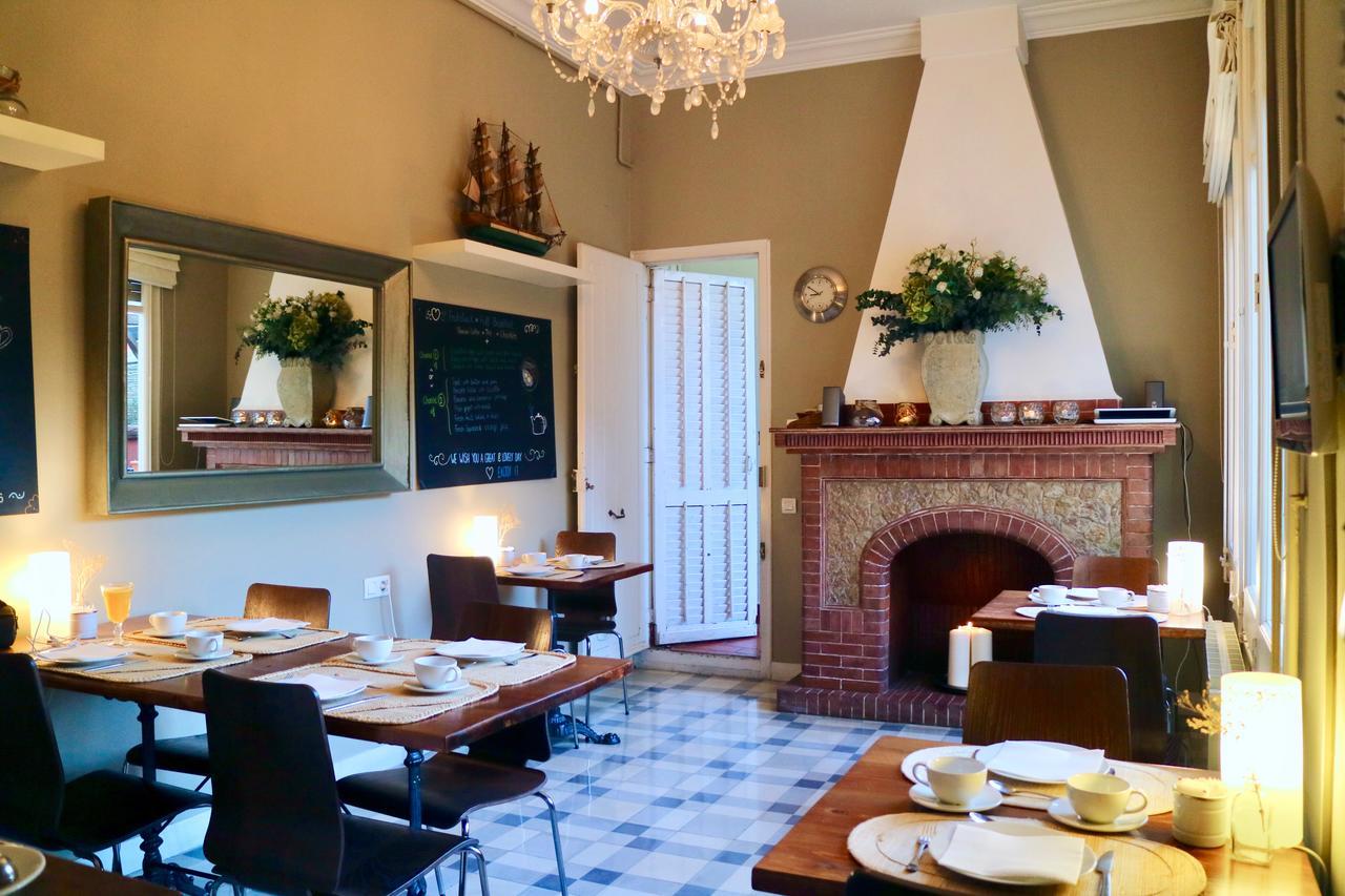 Hostal Poblenou Barcelona Bagian luar foto